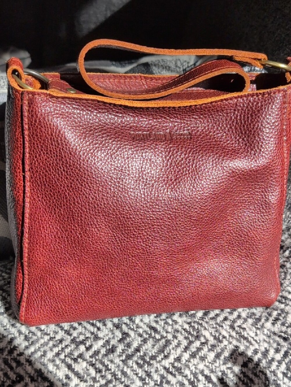 Portland Leather Nutmeg Triangle Shoulder Bag Classic Size EUC - Picture 4 of 16